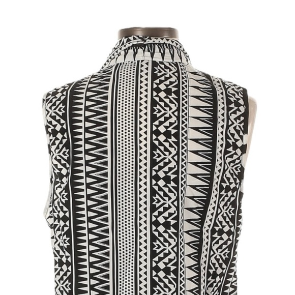 Chico’s Crinkled Lightweight Sleeveless Kimono Top M Geometric Aztec Print Vest - Picture 4 of 9